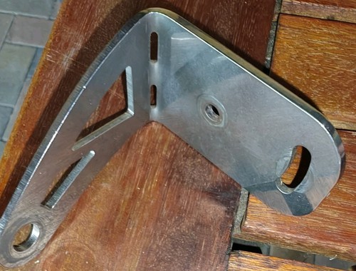 Kennzeichenhalter seitlich